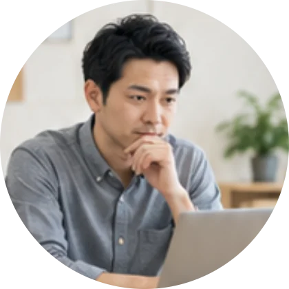 利用者の問い合わせ状況を確認する経営者のイメージ
